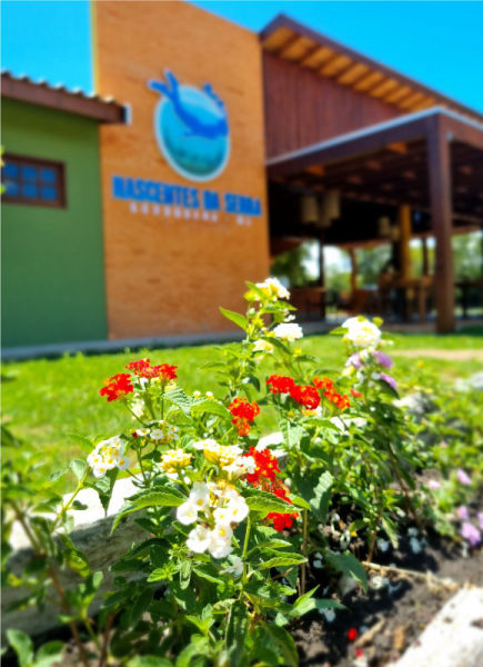 nascentes da serra foto flutuação, foto receptivo