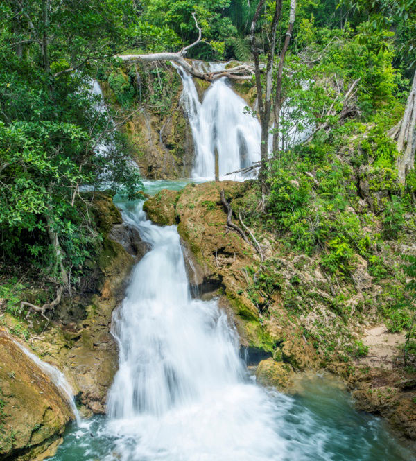 passeio de cachoeiras e aventuras